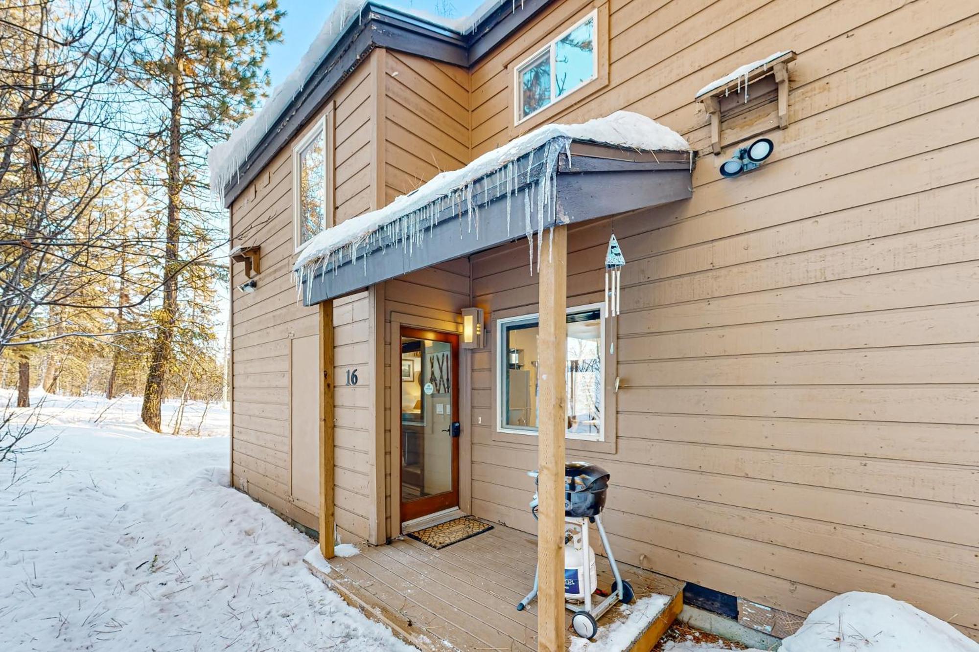 Apartment Meadows Unit #16 McCall